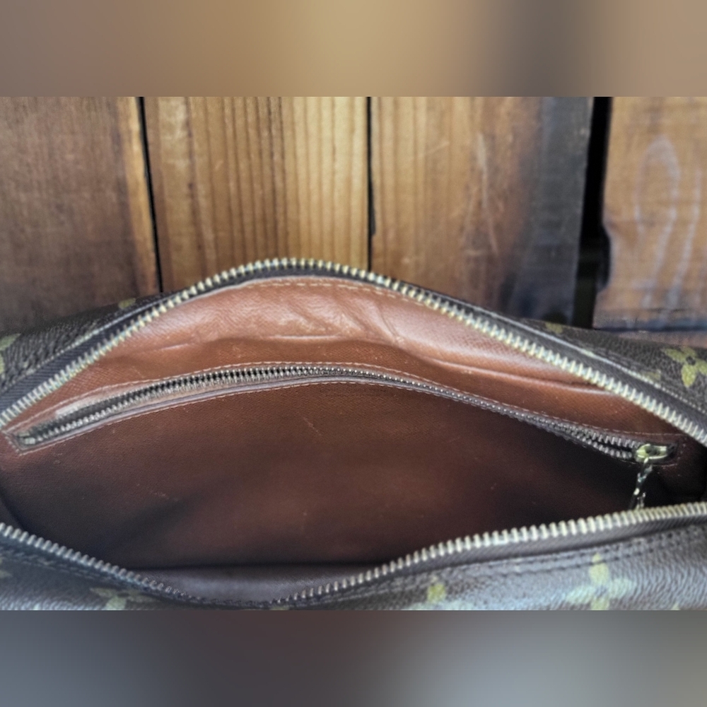 Louis Vuitton Trocadero 27 Monogram Crossbody Bag - Picture 16 of 16